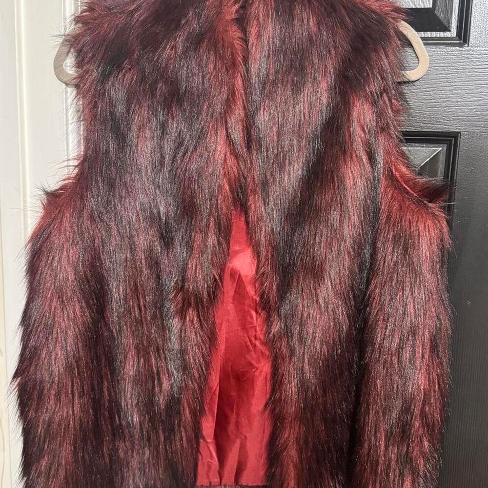 BCBG Generation Women's Burgundy and Black Faux Fur Vest